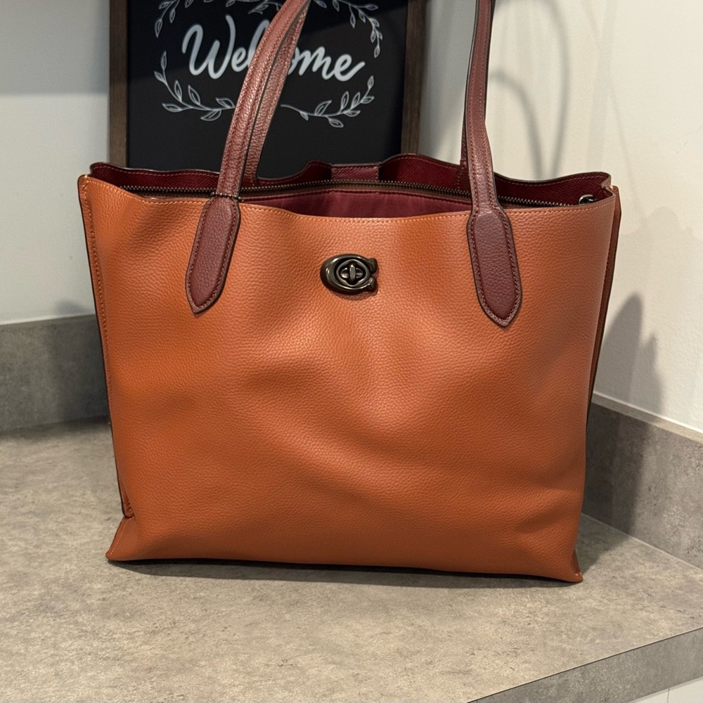 ❤️Coach Willow C0692 Colorblock Polished Pebble Leather Saddle/Gunmetal Tote